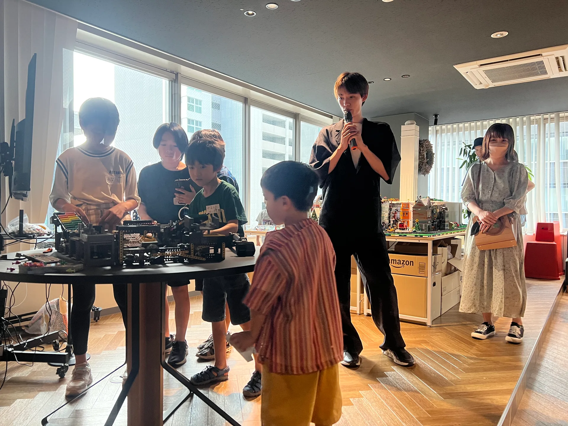 LEGOの展示と来場者