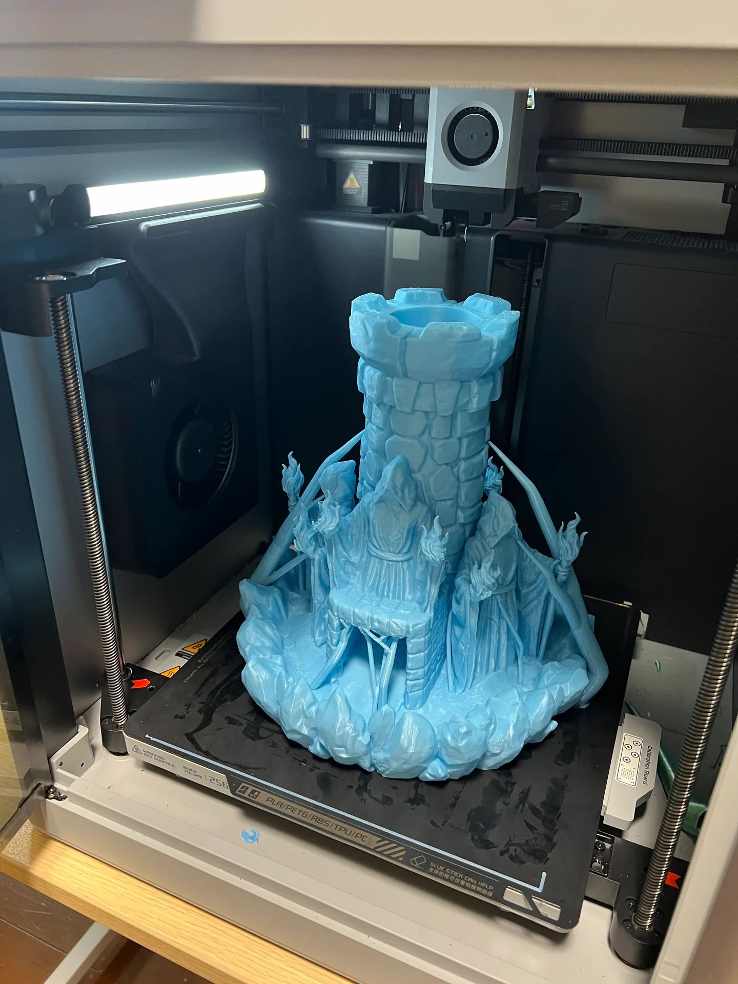3Dプリンター内の青い花器
